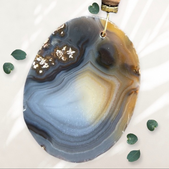 Handmade agate slice & elephant necklace ✨ - Picture 4 of 10